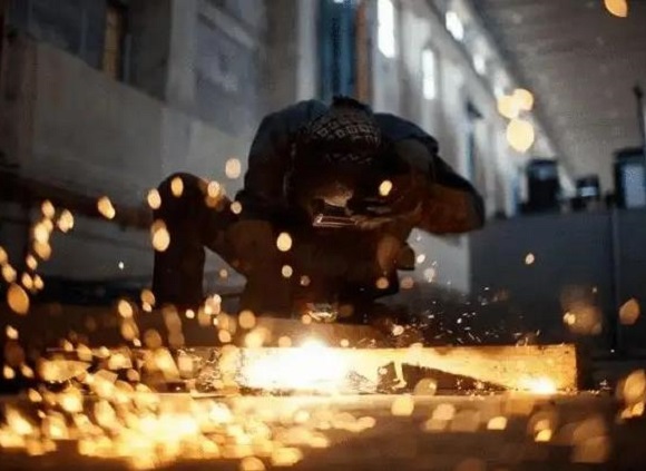 為何304管焊接后裂開？